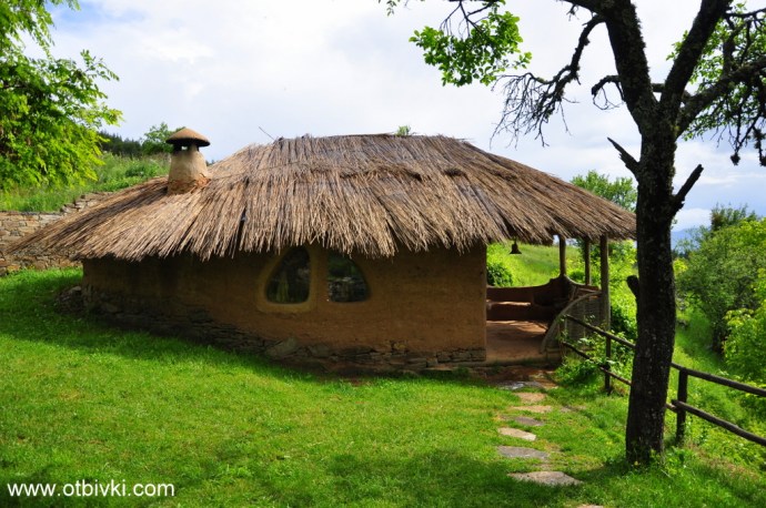 Глинената къща