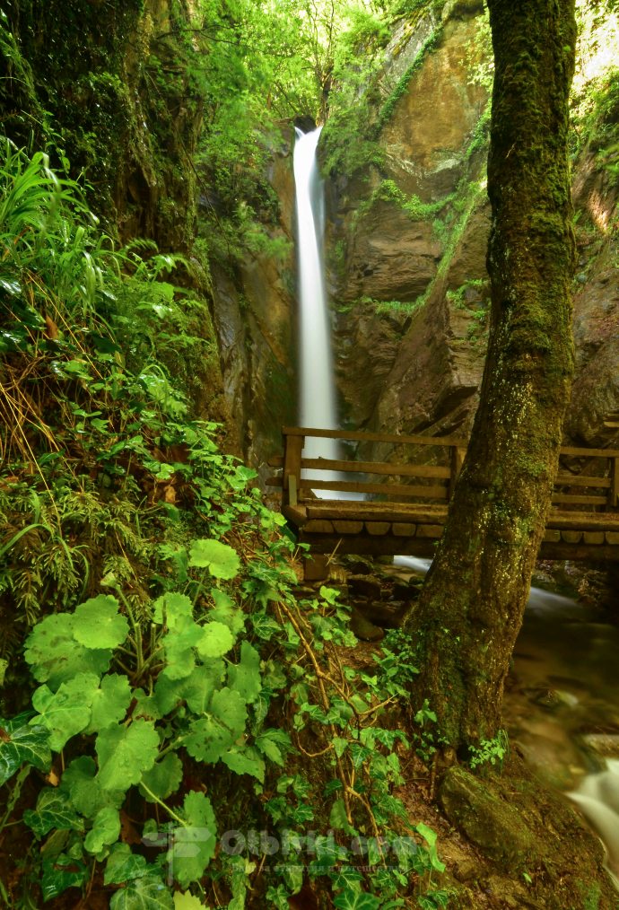 Камешнишки водопад4